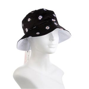 Alice & Olivia Bucket Hat NWOT
